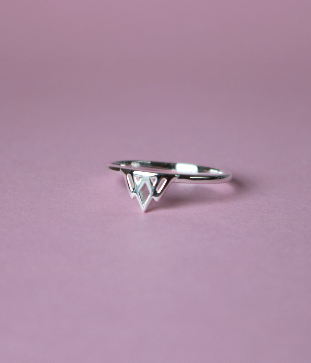 Silver Ring - Collar Cuffs Courage Symbol